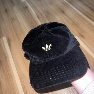 Adidas Original Relaxed Women Fit Strapback Black Velvet Hat Gold Trefoil Retro
